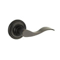 Yale Expressions Maguire rosette with Keyed Brunswick lever, Kwikset keyway — Bronce Aceitado