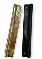 Jaladera en tira de bronce